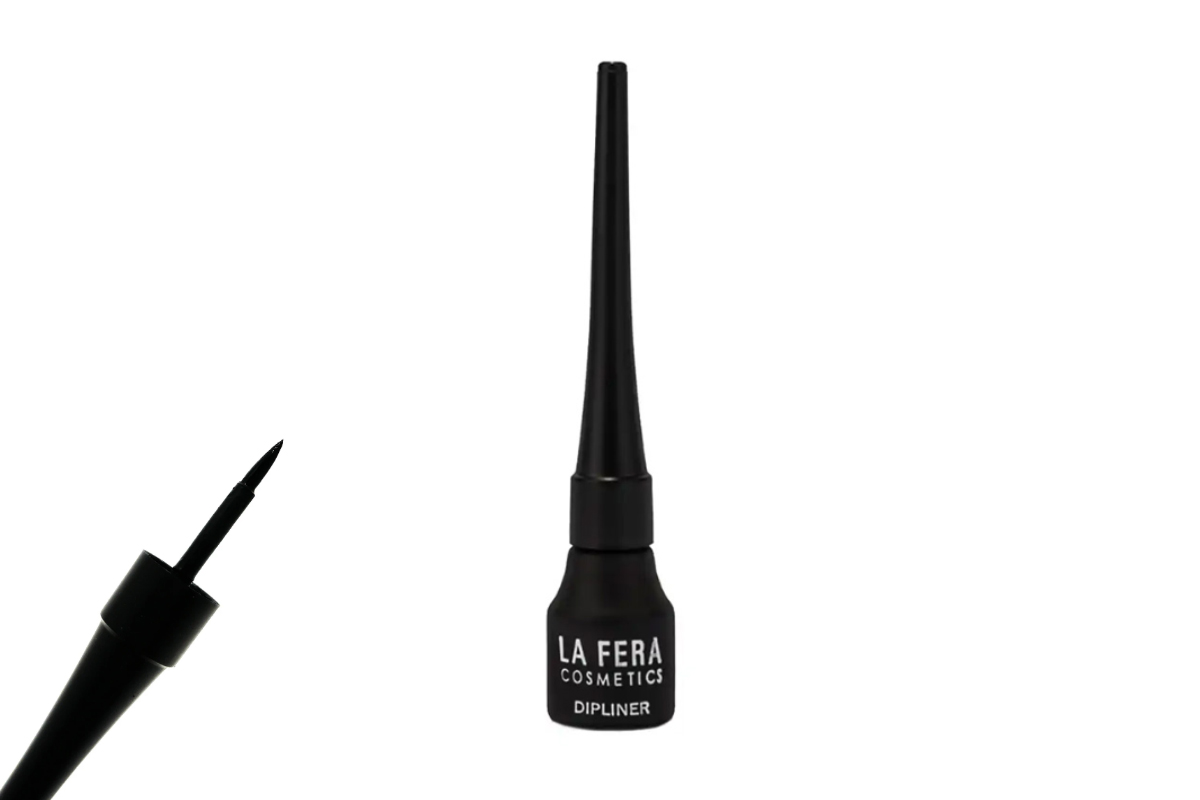 خط چشم کوزه ای لافرا مدل مات اولترا بلک دیپ لاینر با سر ماژیکی سایز کوچک با حجم 5ml